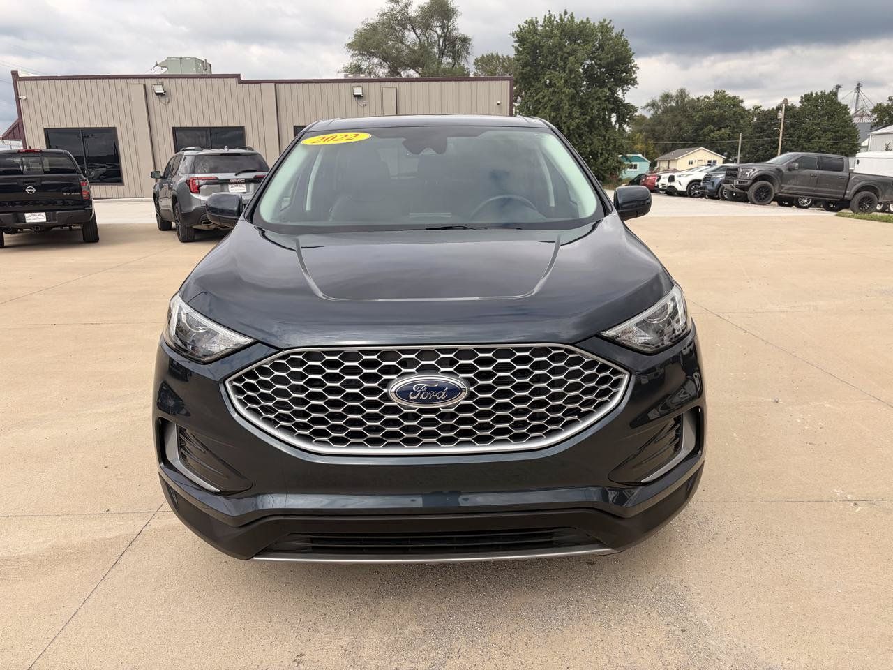 Used 2023 Ford Edge SEL AWD/4WD image 2
