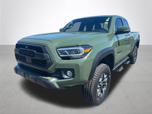 Used 2021 Toyota Tacoma TRD Off-Road w/ TRD Premium Off Road Package AWD/4WD image 2