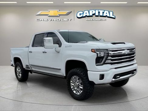 Used 2025 Chevrolet Silverado 2500 High Country w/ Technology Package AWD/4WD image 7