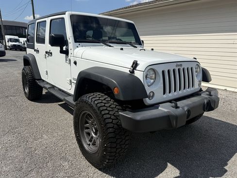 Used 2017 Jeep Wrangler Unlimited Sport w/ Quick Order Package 24S AWD/4WD image 7