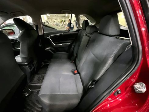 Certified 2022 Toyota RAV4 LE image 18