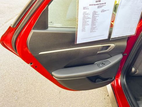 Certified 2025 Hyundai Sonata SE image 13