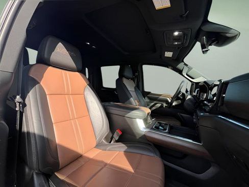 Used 2024 Chevrolet Silverado 2500 High Country w/ High Country Premium Package image 38