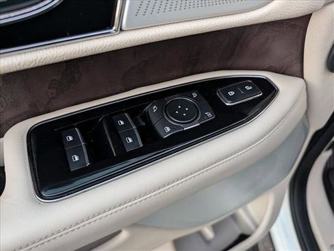 Used 2020 Lincoln Navigator Reserve w/ Luxury Package image 37