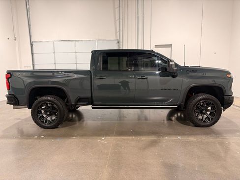 Used 2025 Chevrolet Silverado 2500 LTZ w/ Trail Boss Package image 4
