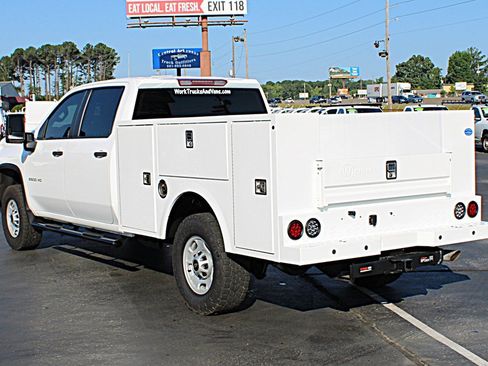 Used 2024 Chevrolet Silverado 2500 W/T w/ WT Fleet Convenience Package AWD/4WD image 4