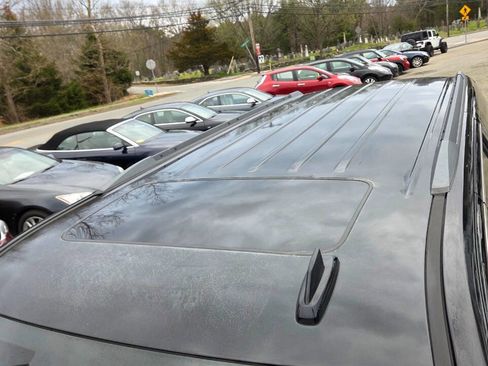 Used 2016 GMC Yukon XL SLT w/ Open Road Package AWD/4WD image 22