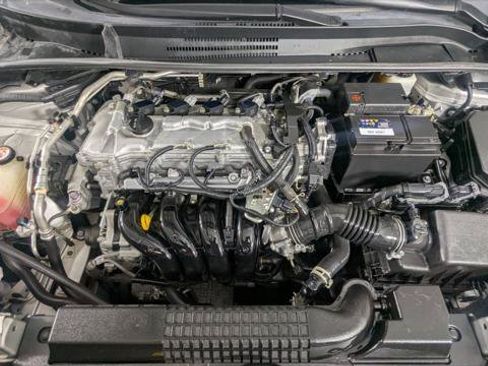 Used 2022 Toyota Corolla LE FWD image 32