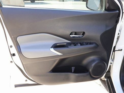 Used 2022 Nissan Kicks SR w/ Premium Package image 23