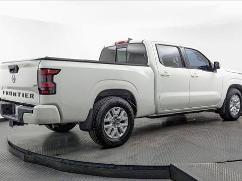 Used 2022 Nissan Frontier SV w/ Technology Package RWD image 8