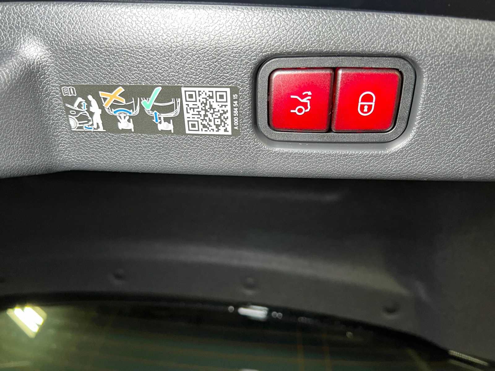 Used 2026 Mercedes-Benz E 350 4MATIC Sedan image 17