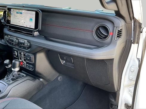 Used 2026 Jeep Gladiator Rubicon AWD/4WD image 18