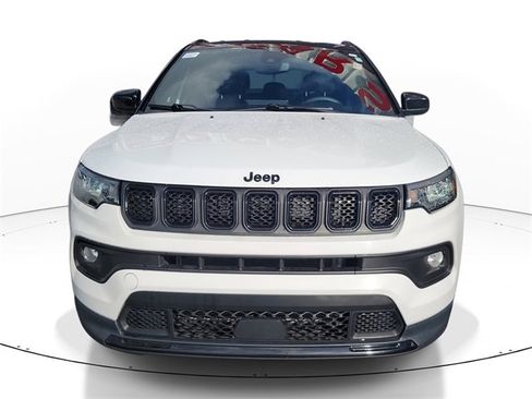 Used 2023 Jeep Compass Altitude image 2
