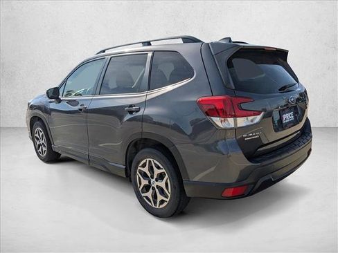 Used 2020 Subaru Forester Premium image 8