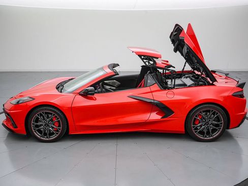 Used 2023 Chevrolet Corvette Stingray Premium Conv w/ Z51 Performance Package RWD image 8
