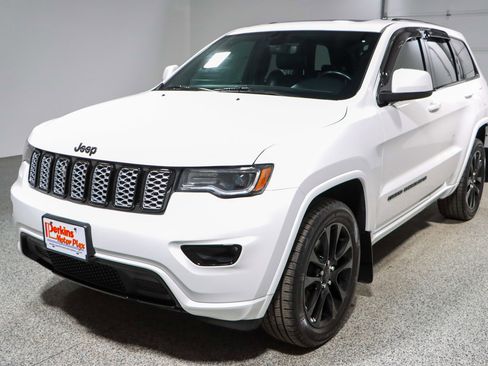 Used 2022 Jeep Grand Cherokee Laredo X image 31
