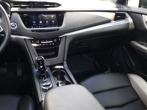 Used 2025 Cadillac XT5 Luxury w/ LPO, Floor Liner Package FWD image 16