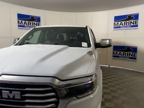 Used 2025 RAM 1500 Laramie AWD/4WD image 5