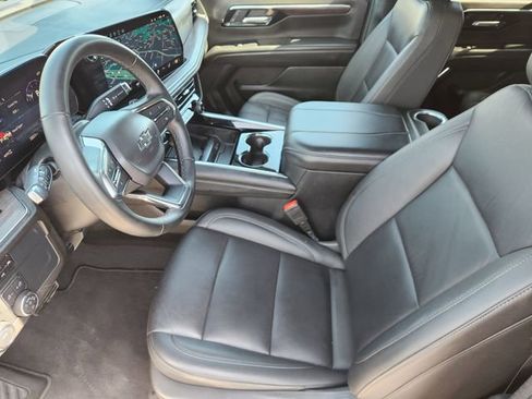Used 2025 Chevrolet Tahoe Z71 AWD/4WD image 12