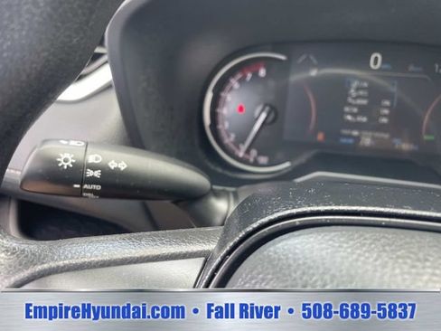 Used 2025 Toyota RAV4 XLE AWD/4WD image 31