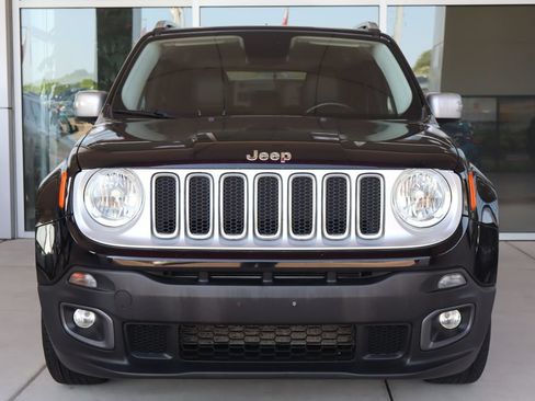 Used 2017 Jeep Renegade Limited FWD image 2