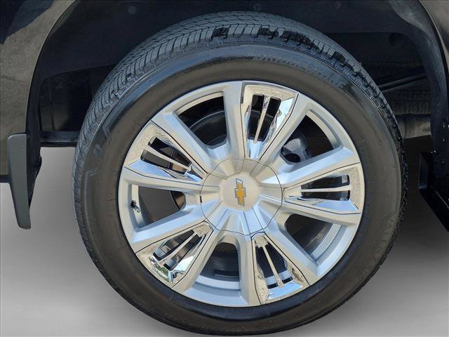 Used 2023 Chevrolet Silverado 1500 High Country w/ Technology Package AWD/4WD image 23