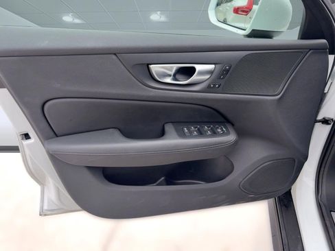 Certified 2025 Volvo V60 B5 Cross Country Plus image 21