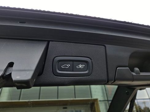 Certified 2025 Volvo XC60 B5 Plus AWD/4WD image 13