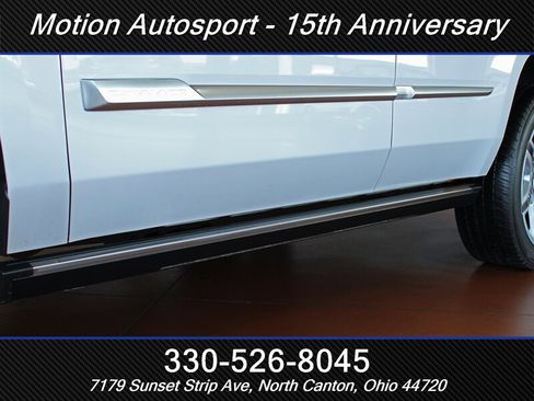 Used 2017 Cadillac Escalade Premium Luxury AWD/4WD image 46
