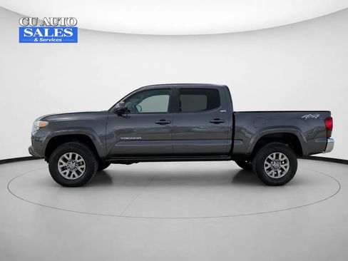 Used 2018 Toyota Tacoma SR5 AWD/4WD image 4