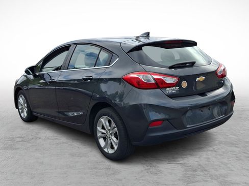 Used 2019 Chevrolet Cruze LT w/ Convenience Package FWD image 4