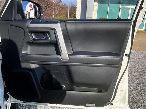 Used 2023 Toyota 4Runner Limited image 22