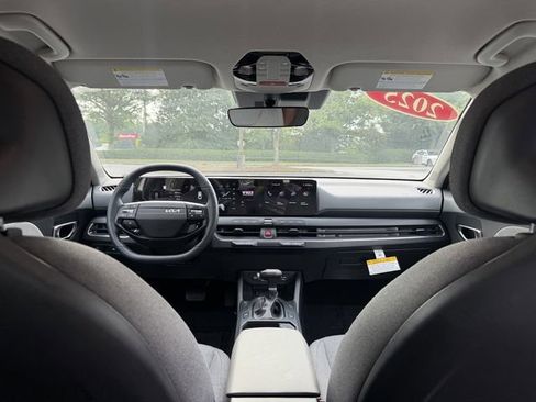 Certified 2025 Kia K4 EX FWD image 37