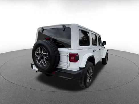 Used 2025 Jeep Wrangler Sahara image 14