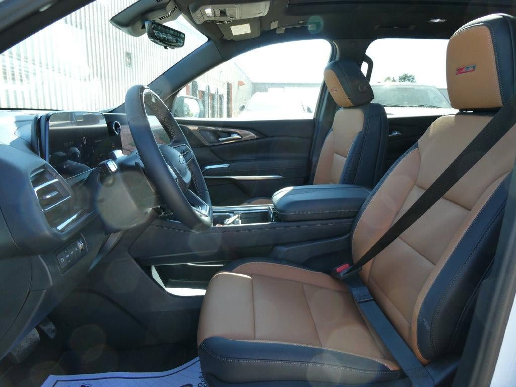 New 2027 Chevrolet Traverse Z71 w/ Enhanced Driving Package AWD/4WD image 16
