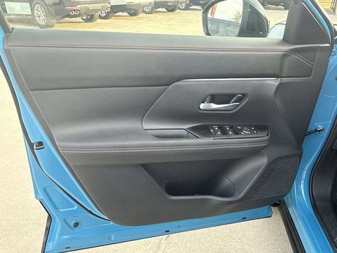 Used 2025 Nissan Kicks SR AWD/4WD image 23