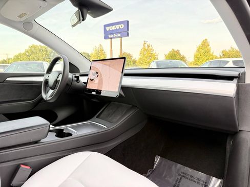 Used 2023 Tesla Model Y Performance AWD/4WD image 24