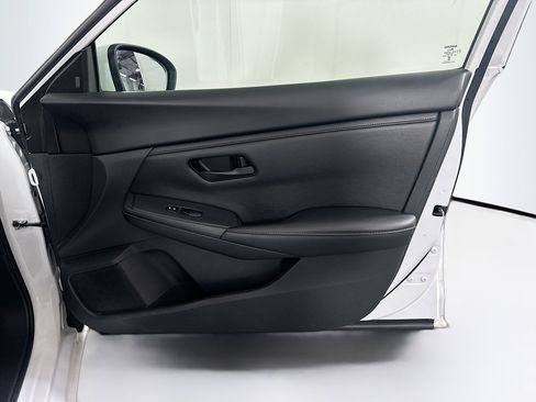 Used 2025 Nissan Sentra S image 29