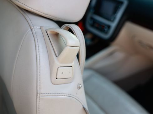 Used 2011 Volkswagen Eos Lux image 24