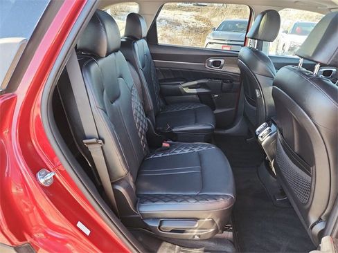 Used 2022 Kia Sorento SX Prestige image 28