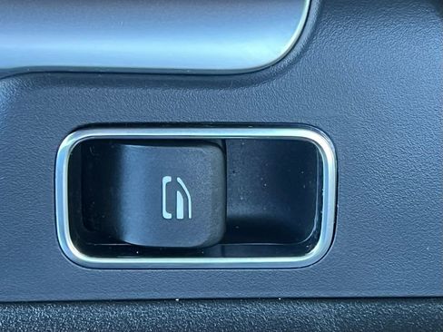 Certified 2021 Mercedes-Benz GLB 250 4MATIC image 29