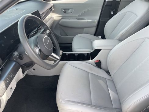 Used 2025 Hyundai Kona Limited image 18