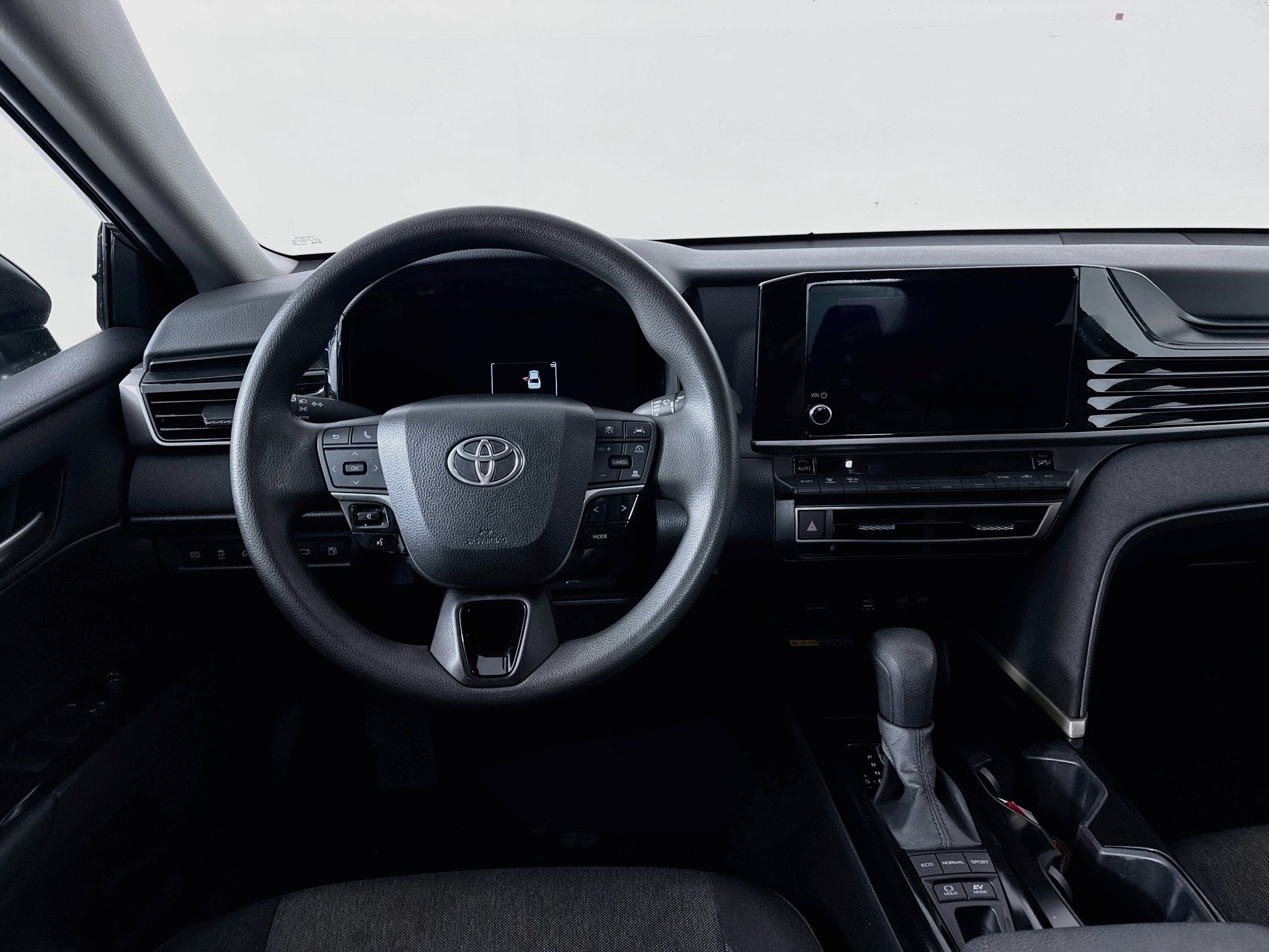 Used 2025 Toyota Camry LE FWD image 21