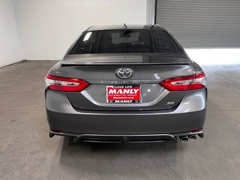 Used 2019 Toyota Camry SE w/ Convenience Package FWD image 4