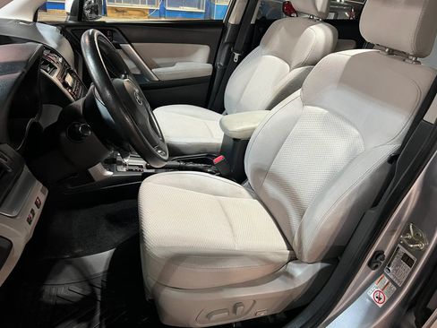 Used 2015 Subaru Forester 2.5i Premium w/ All-Weather Package AWD/4WD image 10