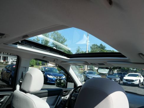 Used 2014 Subaru Forester 2.5i Premium w/ All-Weather Package AWD/4WD image 32