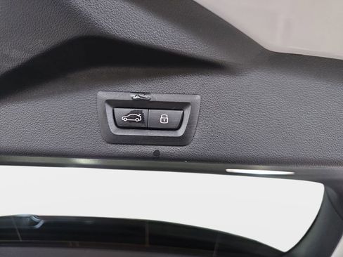 Used 2025 BMW X5 sDrive40i w/ Executive Package RWD image 31