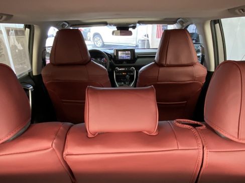 Used 2020 Toyota RAV4 XLE w/ Convenience Package image 18