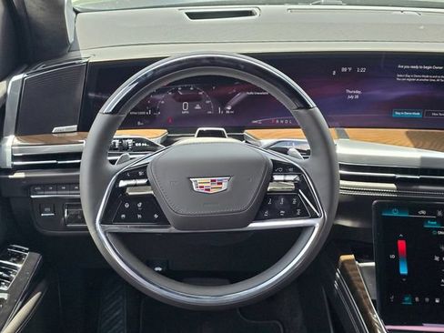 New 2026 Cadillac Escalade ESV Platinum Luxury AWD/4WD image 17