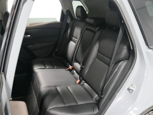 Used 2023 Nissan Rogue SL image 11